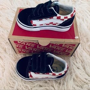 Old Skool Black/Red Checkerboard Vans